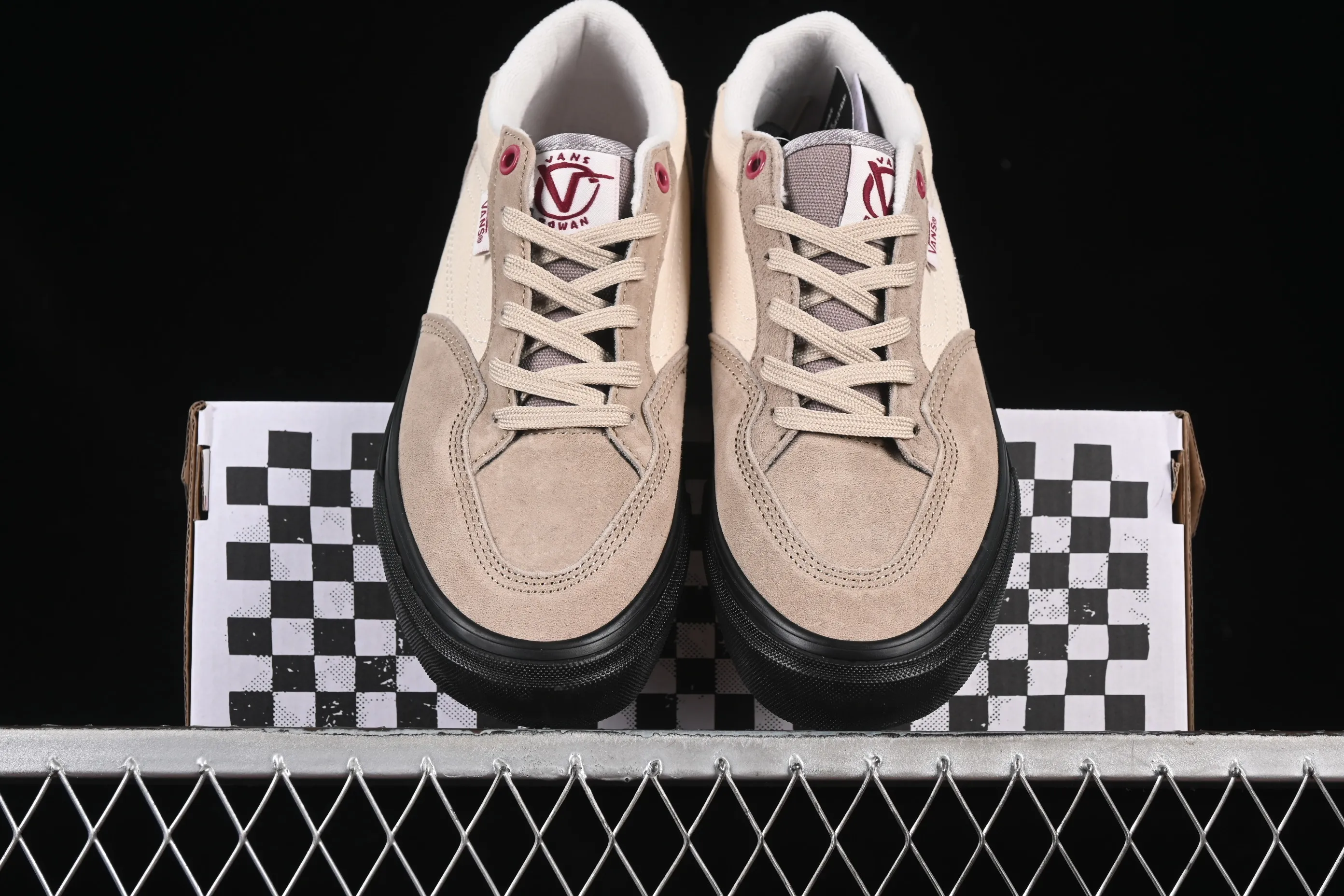 All categories Vans Vans series Vans Low Vans low-top Vans Rowan Skate Boarding Classic and versatile lightweight and comfortable professional skateboard shoes VN0A4TZCW8R
